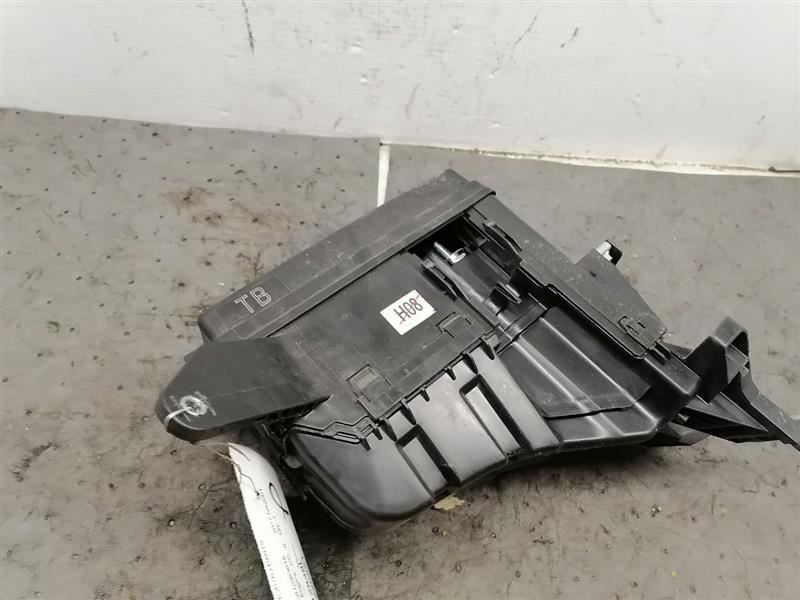 NX200T2017 Fuse Box Engine 1391901
