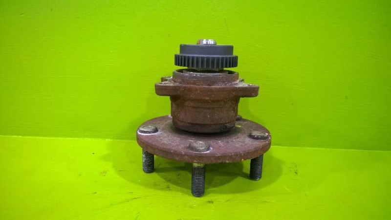 97 98 99 00 01 02 03 04 MITSUBISHI DIAMANTE REAR WHEEL HUB OEM 3088-114