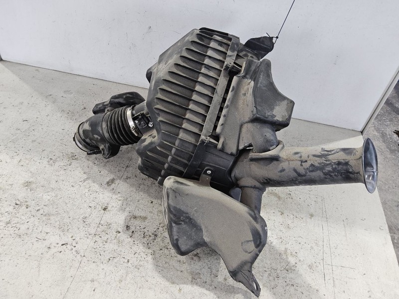 2012-2017 GMC Acadia Air Cleaner Intake Box Assembly VIN J 11th Digit Limited
