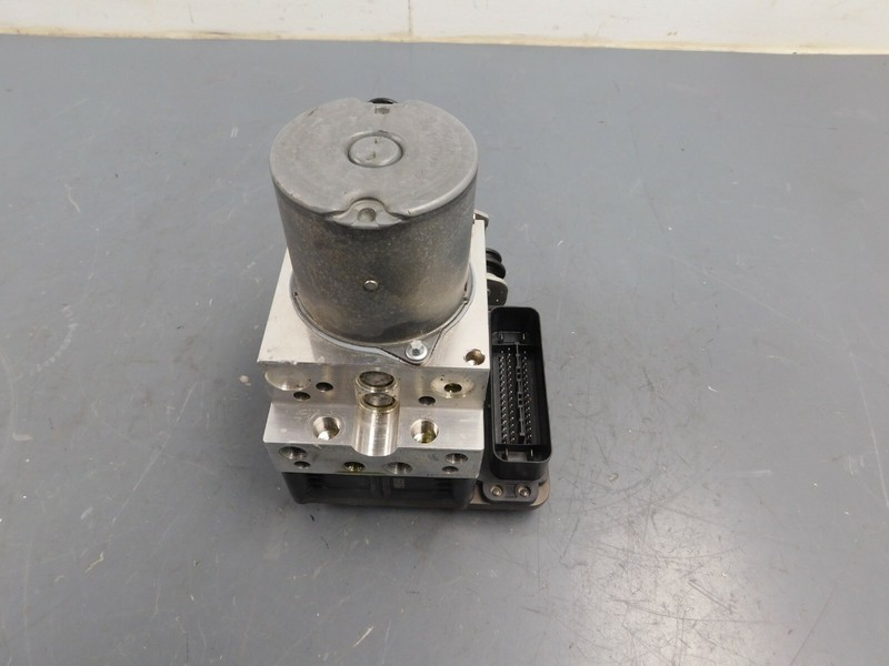 2017 17 18 19 20 Audi R8 V10 ABS Brake Pump Module #1279 Q2