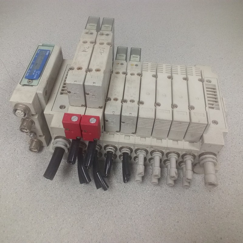 SMC Manifold Assbly EX260-SMJ1, SS5Y51-E4R108, (4) SY5201-5U1