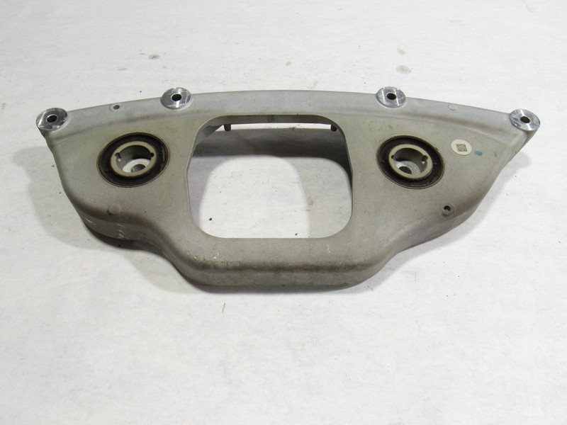 18-21 Mercedes GLC63 X253 2018 Rear Differential Carrier Mount Bracket ;:Y