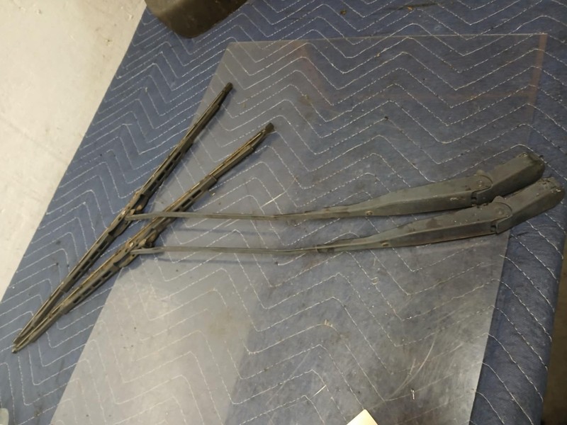 1998-2014 FORD VAN E250 WINDSHIELD WIPER ARM SET LEFT/DRIVER RIGHT/PASSENGER D