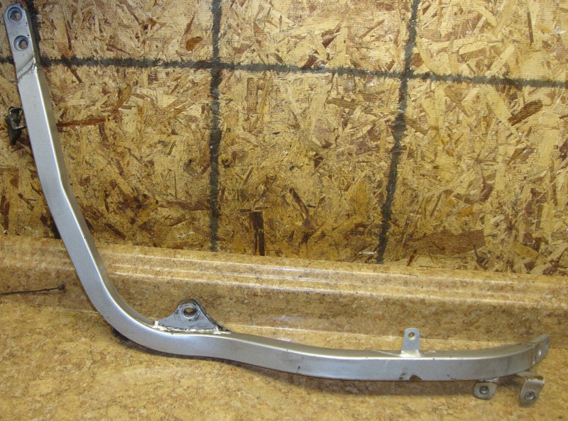 1995 Yamaha FZR600 FZR 600 R FZR600R Right Side Sub Frame Bracket Mount Bar Rail