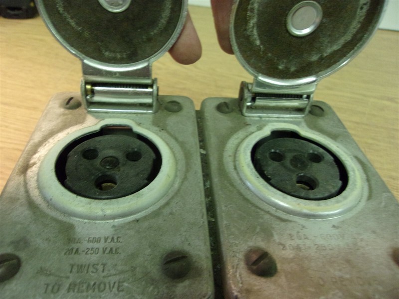 Ever-Lok Russell + Stoll Receptacle 10A 600VAC 20A-250VAC RE 20097