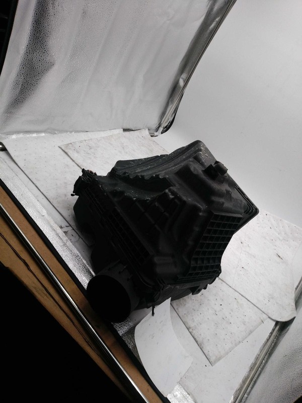 Used Air Cleaner Assembly fits: 2018 Genesis G80 3.8 Grade A