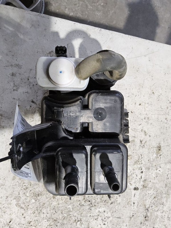 2017 Chrysler Pacifica 17 fuel vapor evap charcoal canister OEM 68184532AE