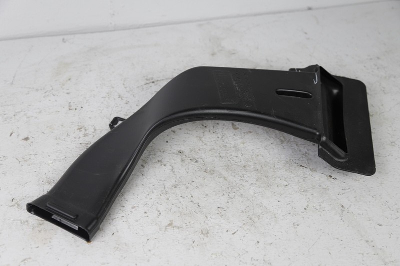 17-21 Tesla Model 3 RH Outlet Duct 2nd Row Floor 1092166-00-A OEM
