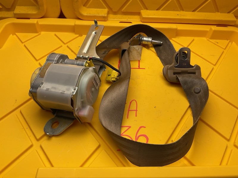 2003 - 2007 Honda Pilot Drivers (FRONT LEFT) Seat Belt Retractor (OEM) Beige