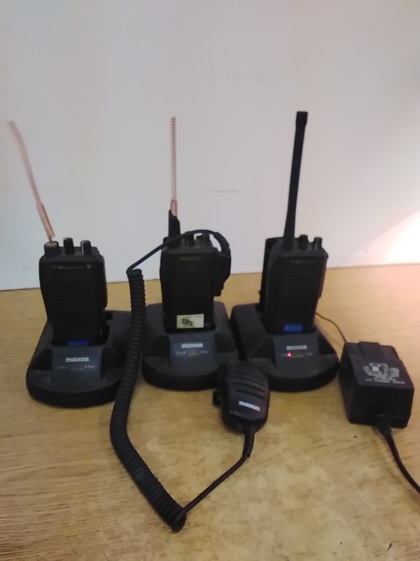 Lot Of 3 Midland Maxon SP-330 VHF Commercial Radio's W/ QPA-1411 Dual Slot...