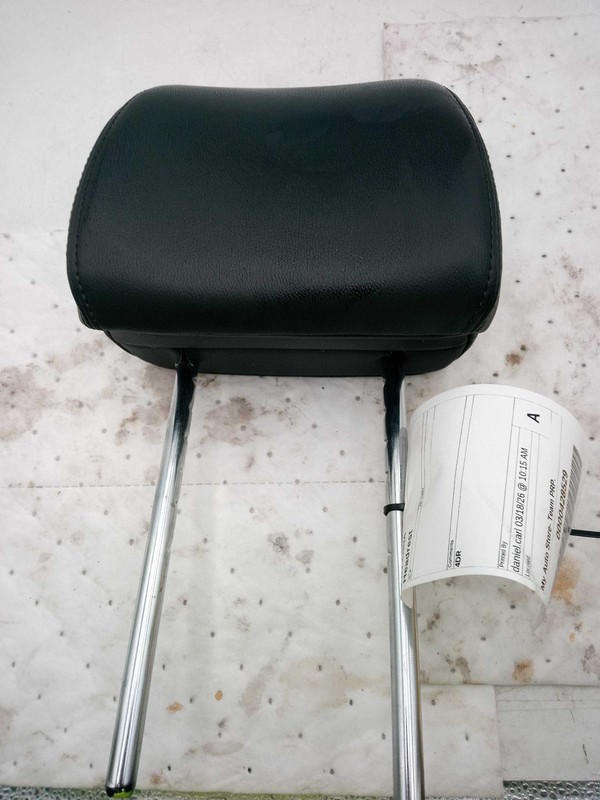 2022 Hyundai Kona Grey Headrest OEM Used 44000 Miles NJ25-26804-678805