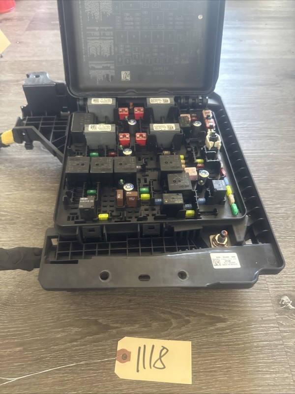 2021 Freightliner Cascadia Fuse and Relay Block Assembly - P/N: A06-95486-000