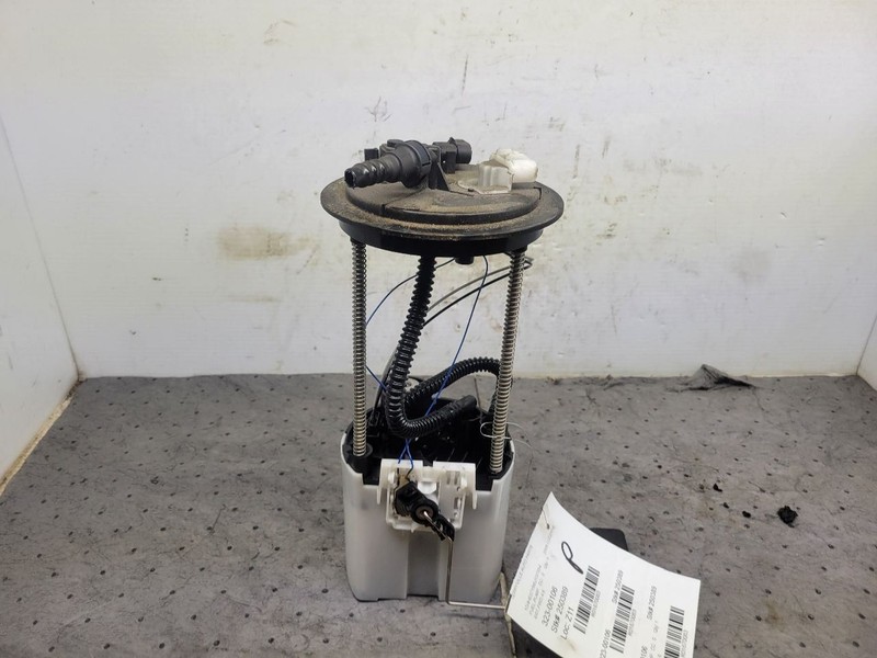 Fuel Pump Assembly Fits 06-08 DTS 1670083