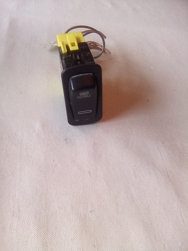 Mack 21551874 Disable Switch W/ Connector