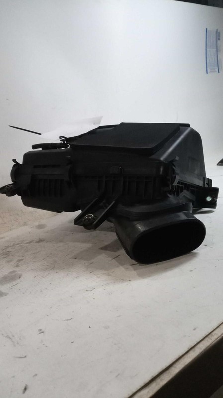Used Air Cleaner Assembly fits: 2021 Infiniti QX50Grade A