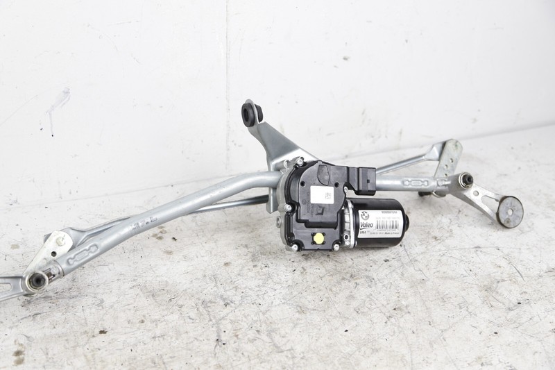 2017 - 2019 BMW M550i 540i 530i G30 WINDSHIELD WIPER TRANSMISSION LINKAGE OEM