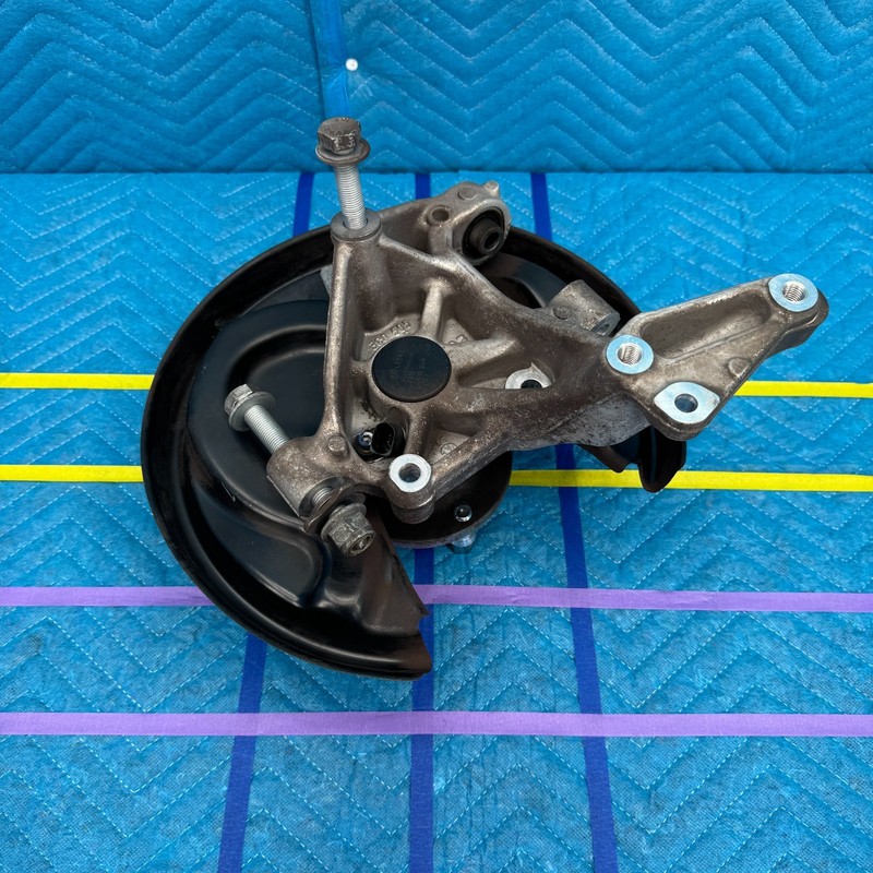 07–14 Audi TT Roadster Convertible Rear Passenger Steering Knuckle Assembly OEM