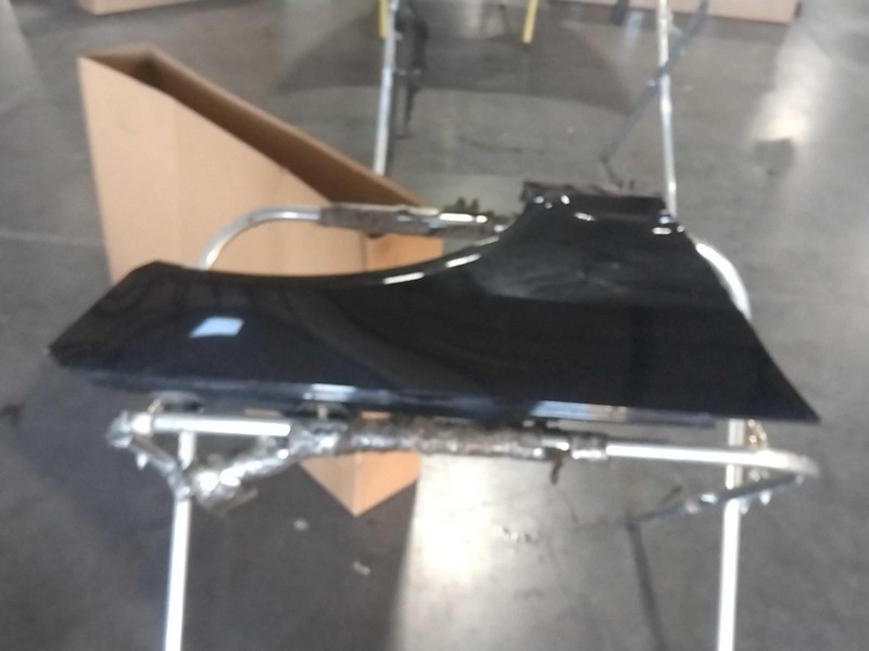 2015 Mercedes-Benz E-Class Right Fender Black 399592 Used 120K Miles