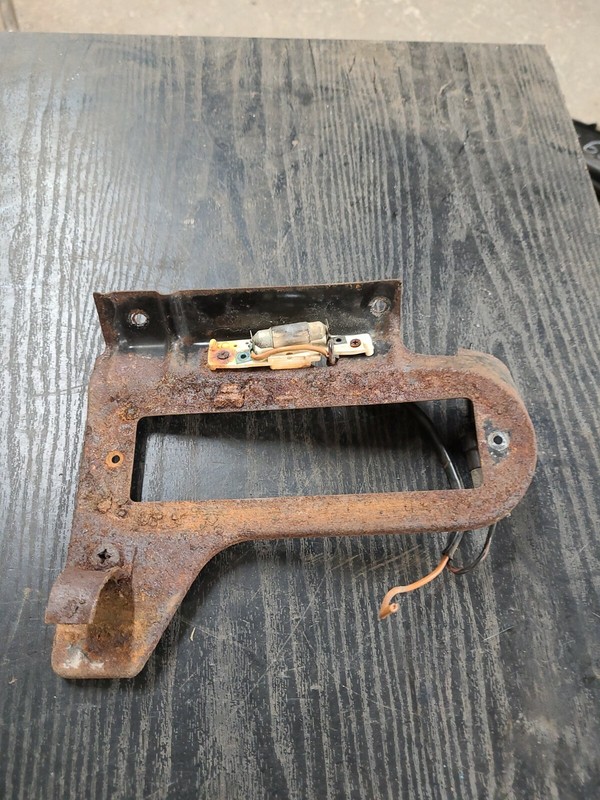 Mercedes-Benz W108,109 W111 under Dash fuse Box BRAKET