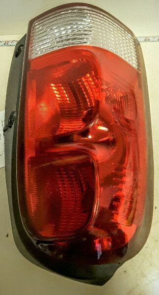 DRIVER LEFT TAIL LIGHT THRU VIN 249720 FITS 05 MONTANA 155265