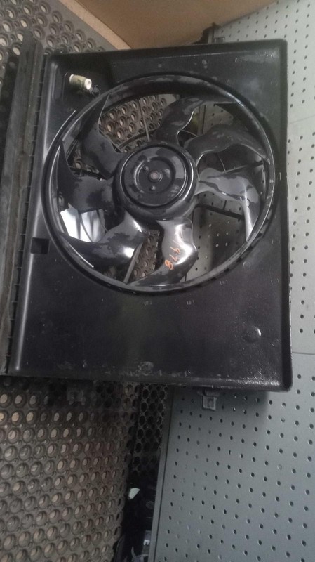 2016 KIA Sedona Engine Cooling Fan Motor OEM 25380A9000 116k Miles Blue