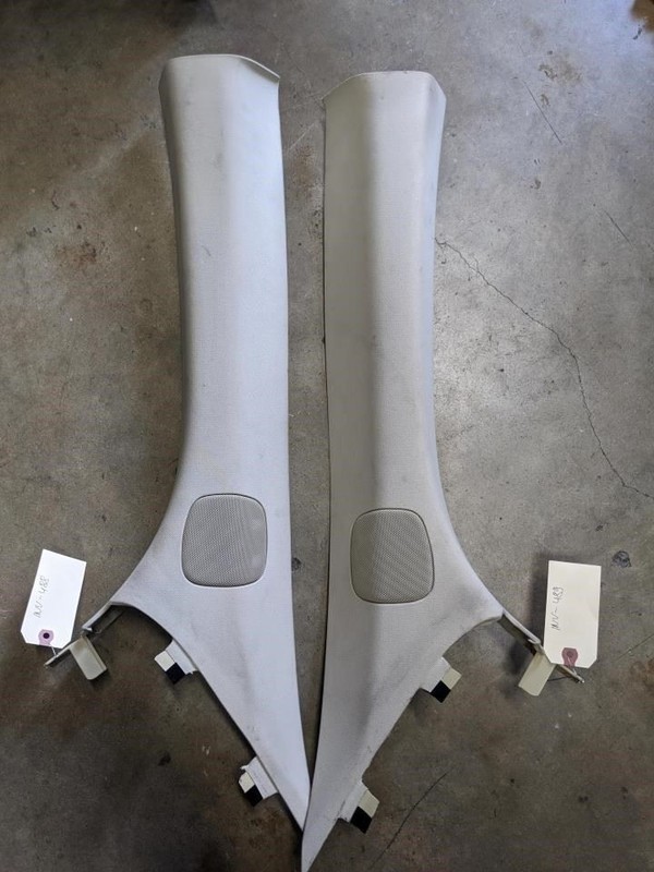 1PC Right A-Pillar Trim Panel 2013 Lincoln MKT AE93-7403512 2013 - 2019