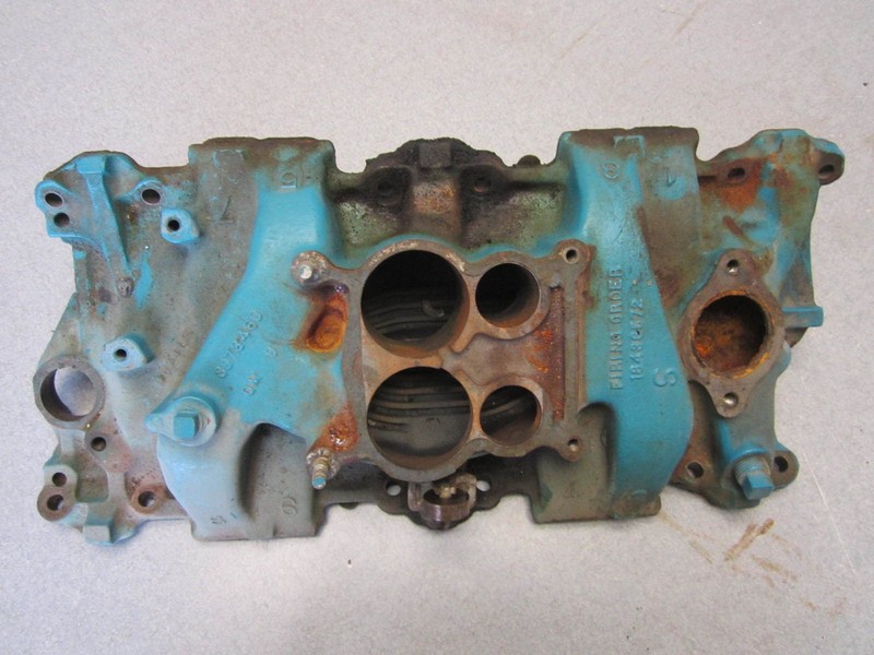 3978469 OMC Chevy Stringer Sterndrive V8 4 Barrel Intake Manifold