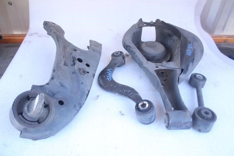 2014 LEXUS RX450H RIGHT PASSENGER SIDE REAR LOWER CONTROL ARMS 4 PIECES AWD