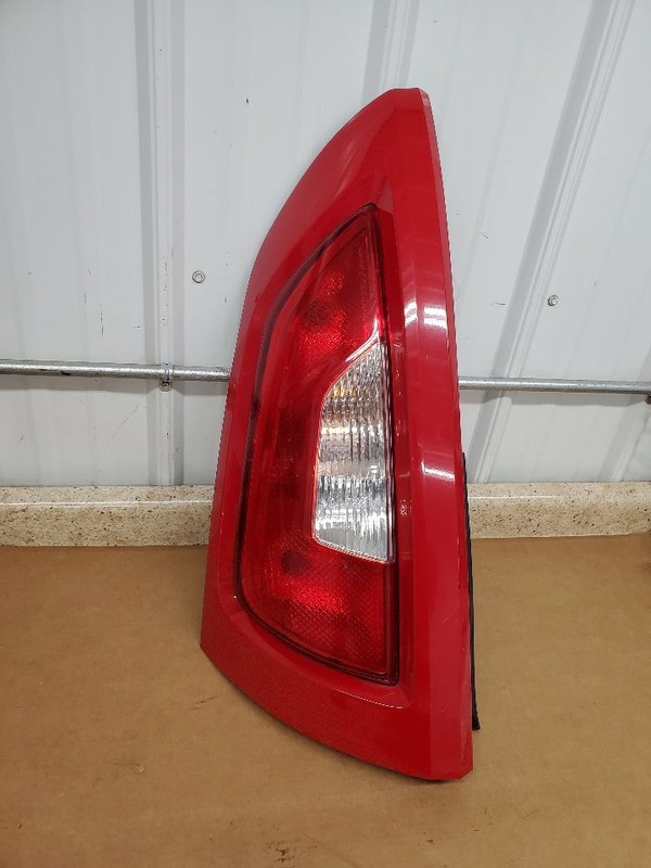 Driver Tail Light Red Outer Surround Incandescent Bulb Fits 12-13 SOUL 290014