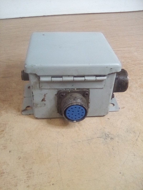 Hammond 1414 PHA Enclosure W/(2)Amphenol Connectors MS3102A20-20S & (1)18-10S
