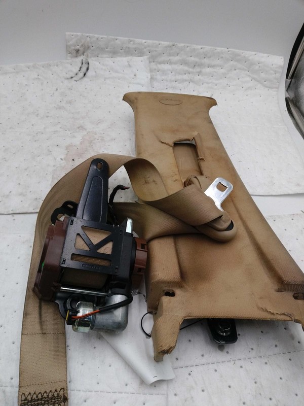 2008 Saturn VUE Red Driver Seat Belt OEM w/ Pretensioner 128K Miles