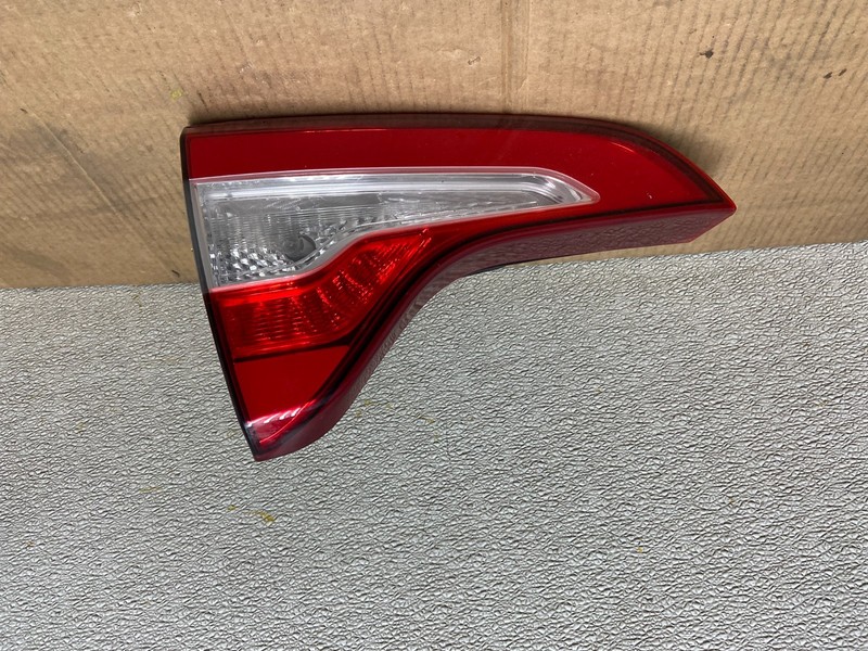 2014 - 2015 Kia Sorento SX Left Driver LH Side Inner Tail Light OEM AA5364 DG