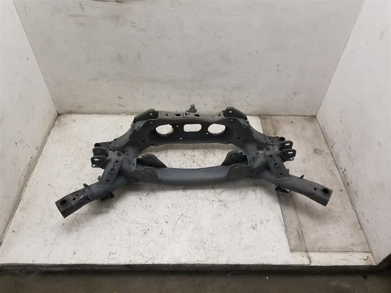 16-18 TOYOTA RAV4 XLE CROSSMEMBER / SUB FRAME