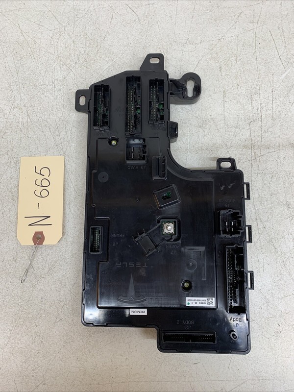 ⚡️17-19 TESLA MODEL 3 Front Left Low Voltage Body Control 1078673-90-H 665 B93