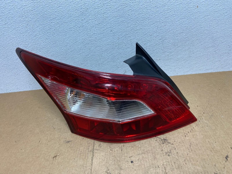2009 2010 2011 Nissan Maxima Left Driver Lh Side Tail light TYC AC3557 LK