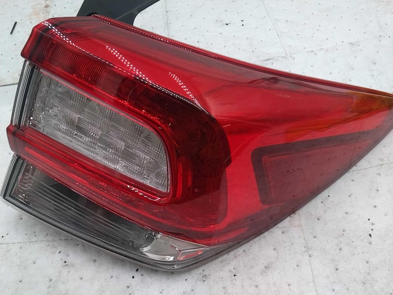 2018 Subaru XV Crosstrek Right Tail Light Assembly Black OEM Used 635320