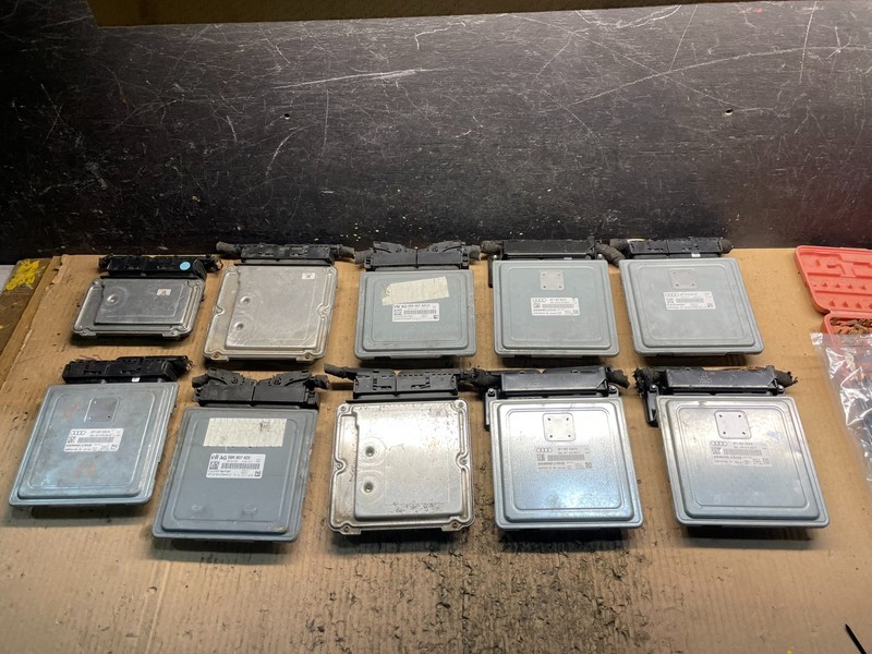 Mix of 10 Audi ECM Engine Computer Module Z8566