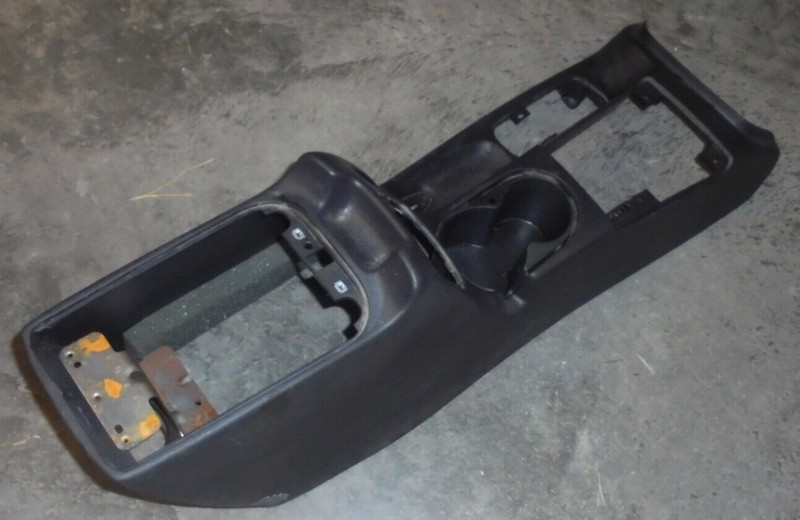 2003 Jeep Liberty Sport 3.7 L 3.7L Center Console Storage Compartment Holder 04