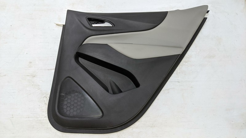 Rear Right Door Trim Panel 2020 Chevrolet Equinox 84673415 2019 2020 - 2023 X