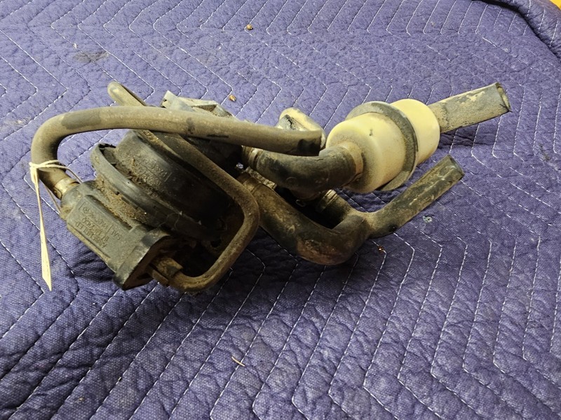 04-10 Audi A8L A8 Quattro Fuel Leak Detection Pump OEM 4D0906271 Volkswagen