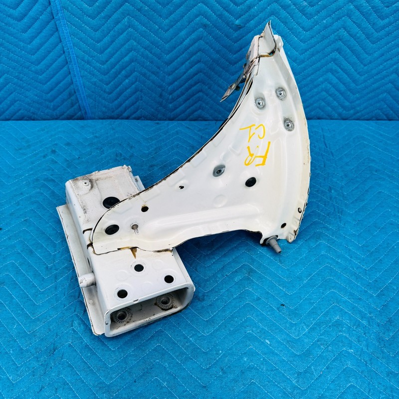 2012–2016 BMW 650i xDrive Front Right Frame Rail Bracket OEM