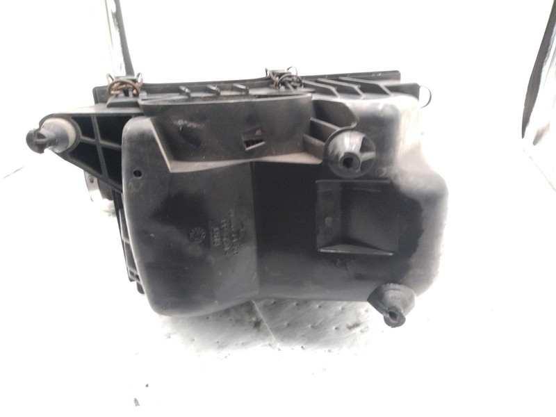 2012 Mazda 6 Air Cleaner Assembly OEM Black L52013300B Used 147K Miles