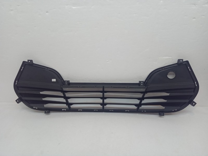 2011-2017 HYUNDAI VEIOSTER FRONT BUMPER GRILLE OEM PART# 86560-2V000