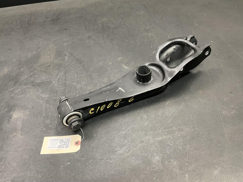 Rear Left Spring Lower Control Arm 2021 Cadillac XT4 84496960 2019 2020 - 2023 X
