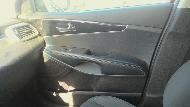 Front Door Trim Panel KIA SORENTO Right 17 18 19 20 16