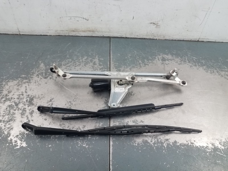 2006 Porsche Cayman S 987 Windshield Wiper Motor / Arms #80521 G5