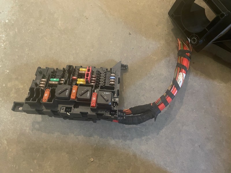 14-17 MINI COOPER OEM INTERIOR CABIN FUSEBOX FUSE BOX W/ PIGTAILS