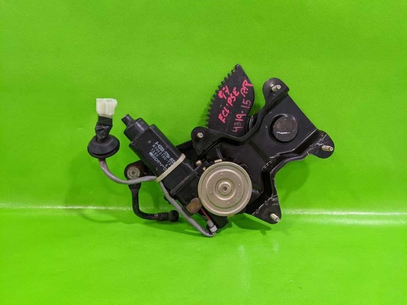 95-99 ECLIPSE CONV PASSENGER RIGHT REAR QUARTER WINDOW MOTOR REGULATOR4319-15