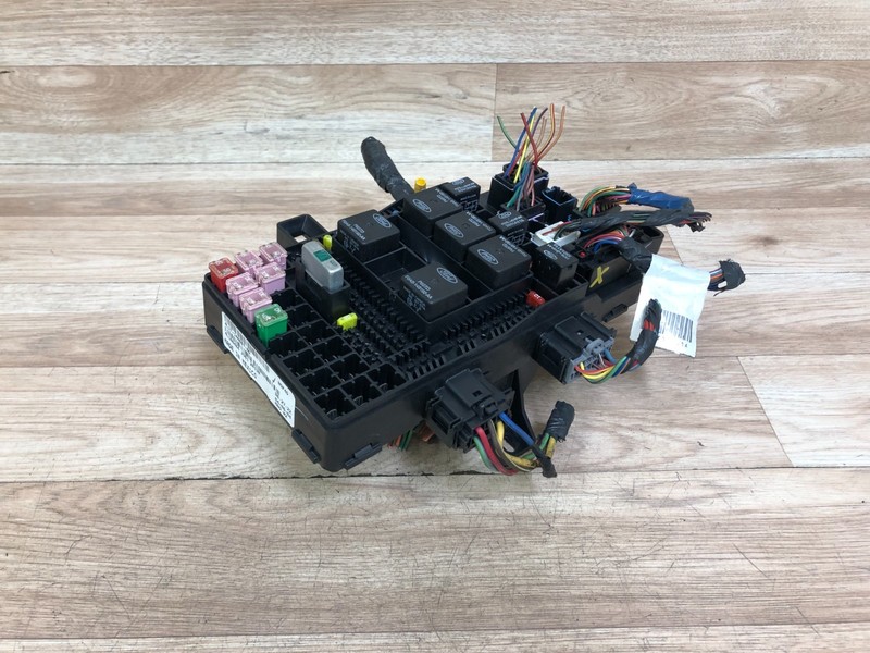 FORD EXPEDITION NAVIGATOR OEM FRONT SAM FUSE BOX RELAY FUSES ASPEN BLOCK 03-06 2