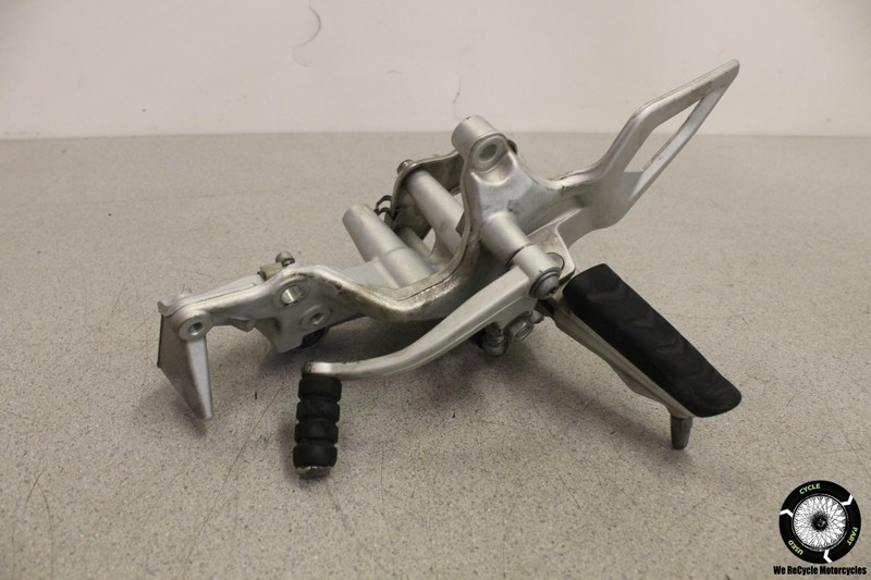 2015 BMW F800GT LEFT FRONT FOOT REST PEG STEP BRACKET SHIFTER F 800 GT 15